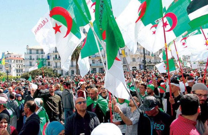 أطاحت احتجاجات الجزائر ببوتفليقة/ رويترز