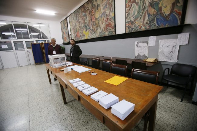 غموض في نتيجة الانتخابات الجزائرية.. تضارب حول حسم المرشحين للرئاسة الجولة الأولى