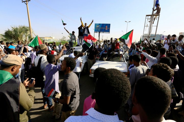 المحاكمة حظيت بمتابعة جماهيرية كبيرة في السودان/ رويترز