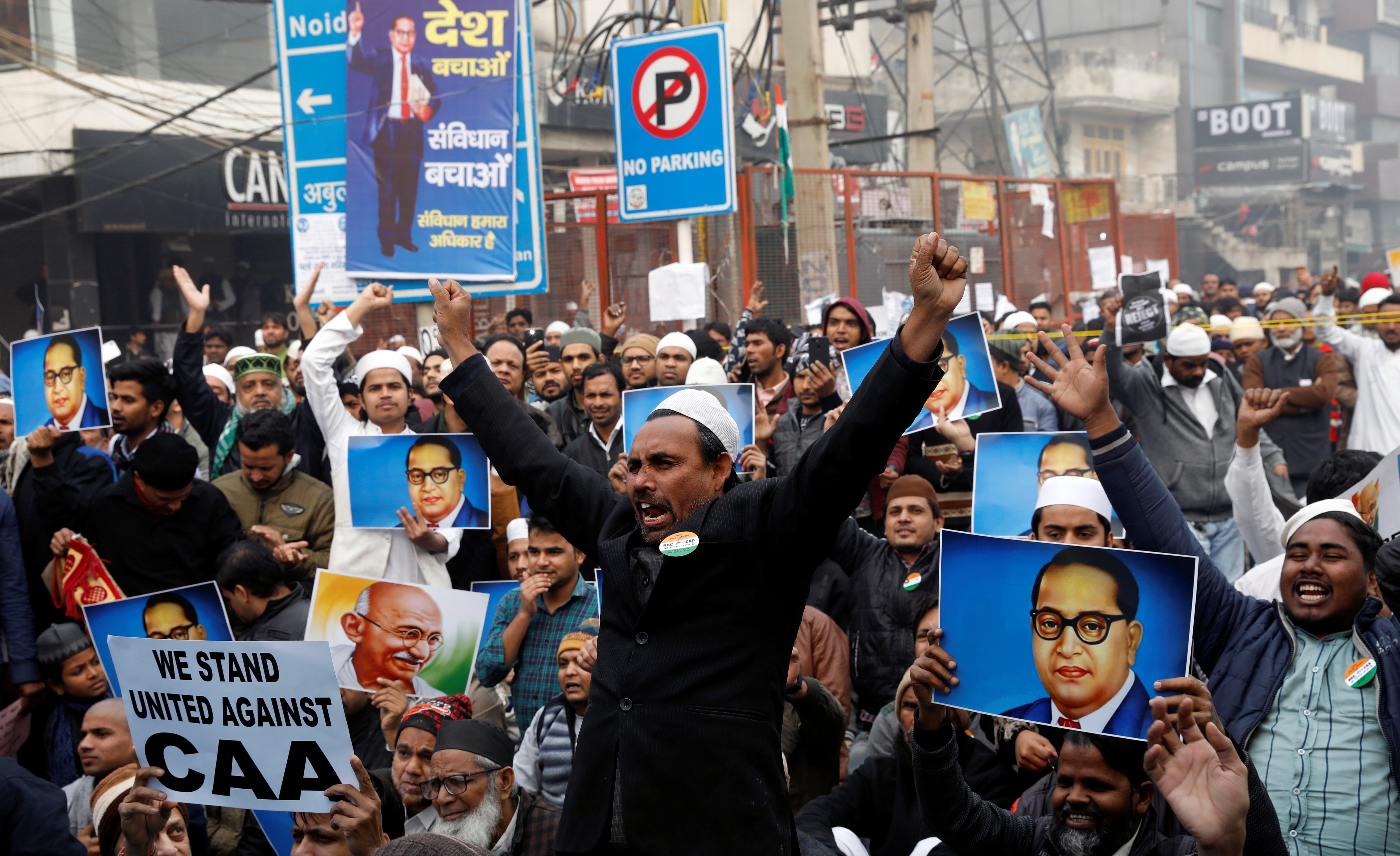 هتافات بـ«سقوط» مودي أمام مسجد تاريخي بالهند.. المحتجون يرفضون قانون الجنسية الذي يظلم المسلمين