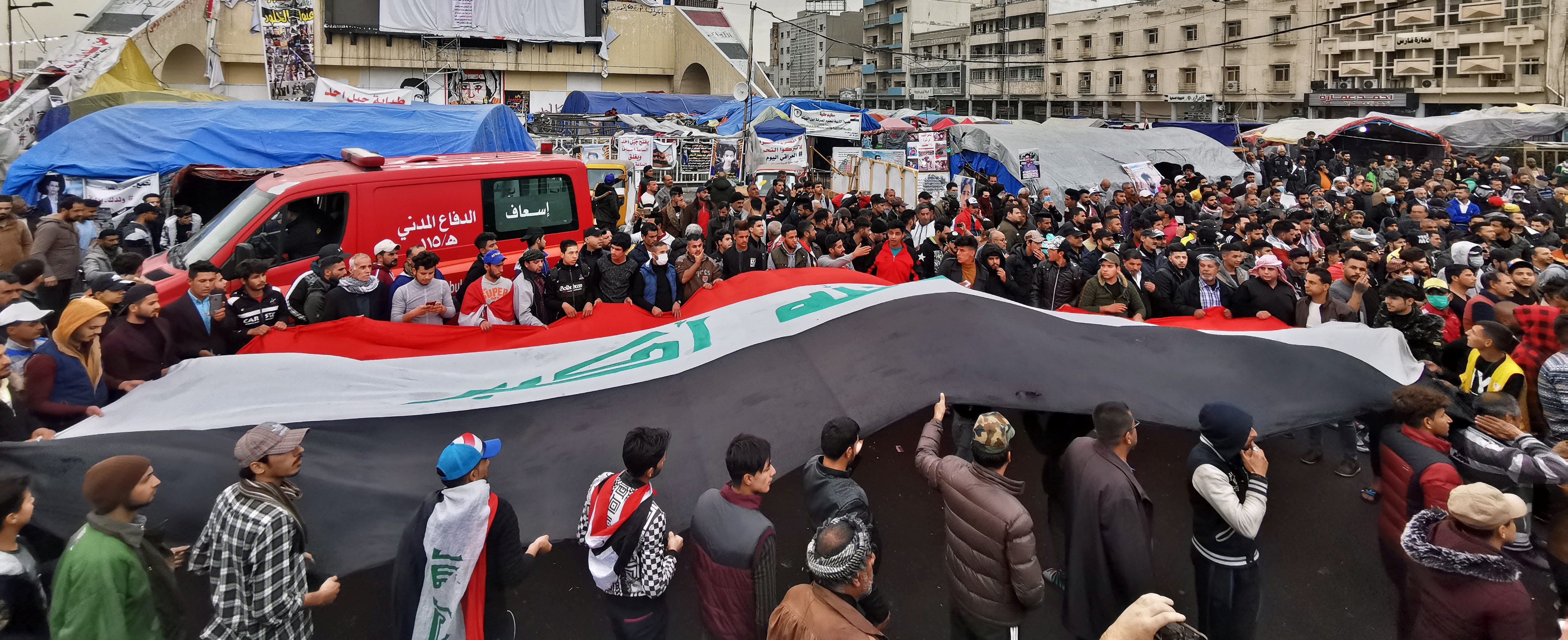 الأمن العراقي ينشر قوات خاصة بالعاصمة بغداد.. يحاول منع وصول المحتجين لمقار الأحزاب، والمتظاهرون مصممون