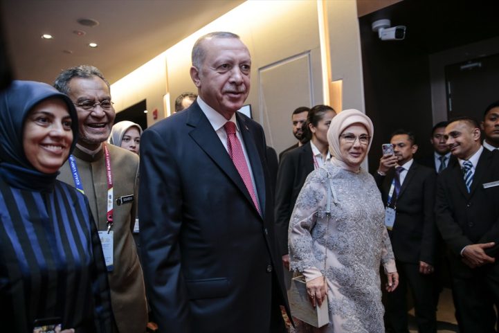 الرئيس التركي رجب طيب أردوغان وعقيلته/ الأناضول