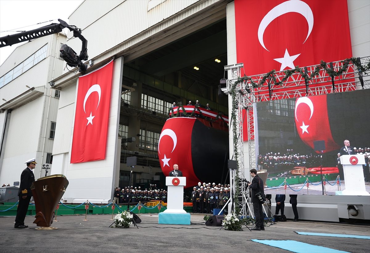 "بيري رئيس" غواصة حديثة محلية، صُنعت في حوض بناء السفن بمدينة "غولجوك" التابعة لولاية قوجه إيلي التركية