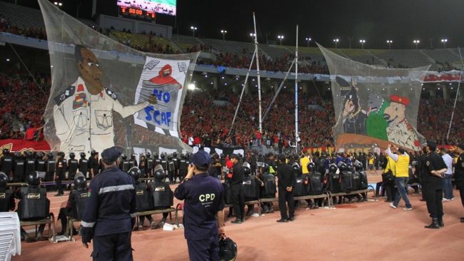 «أوهام المشجع الأهلاوي»: لماذا رفض جمهور الأهلي هدية «سانتا كلوز» الأمن المصري؟