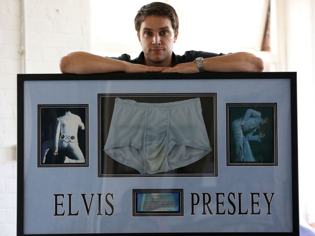 أشياء غريبة في العالم