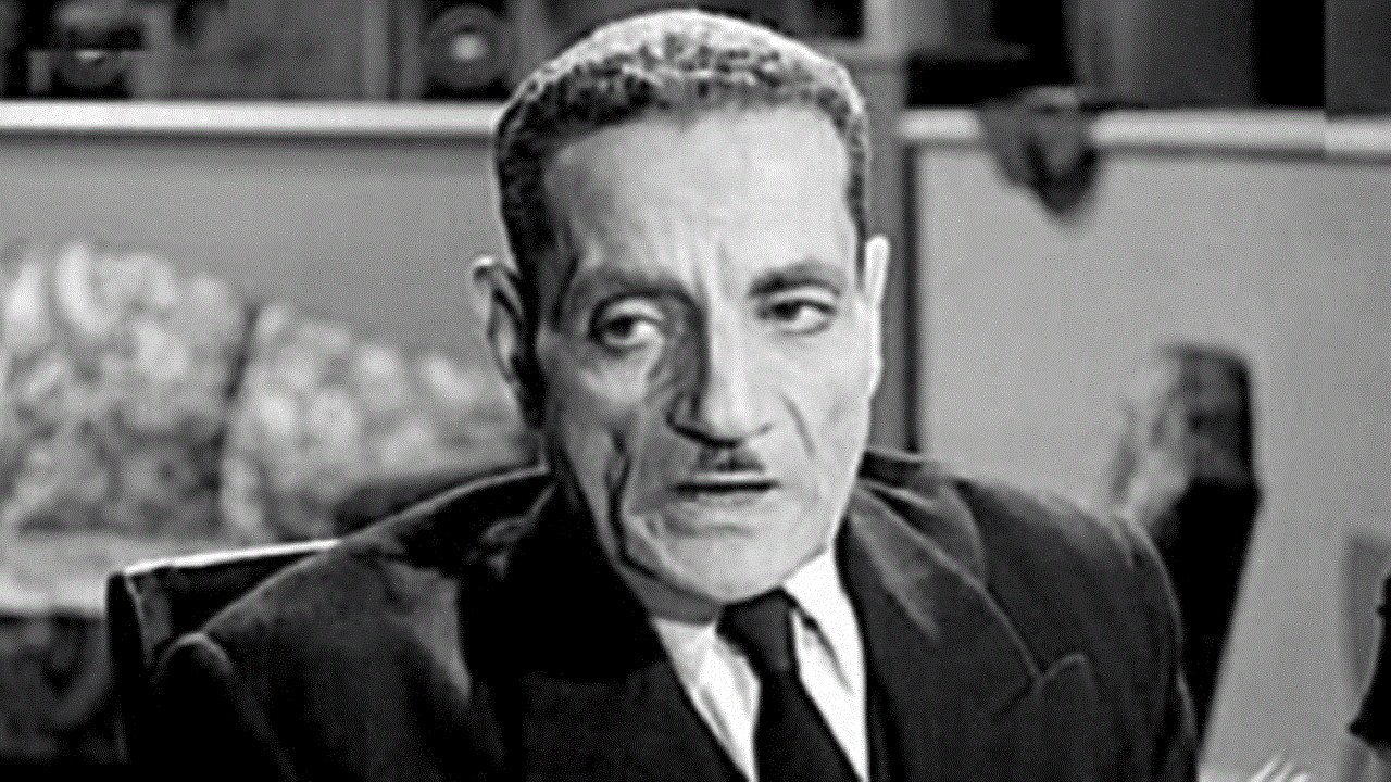 في زمن القبح الفني الذي نعيشه.. هذا الممثل المصري كان أستاذاً للغة العربية