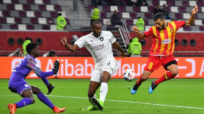 سجَّل هدفين وطُرد مرتين.. معادلة 2/2 تضع ظهير السد القطري في مرمى الانتقادات