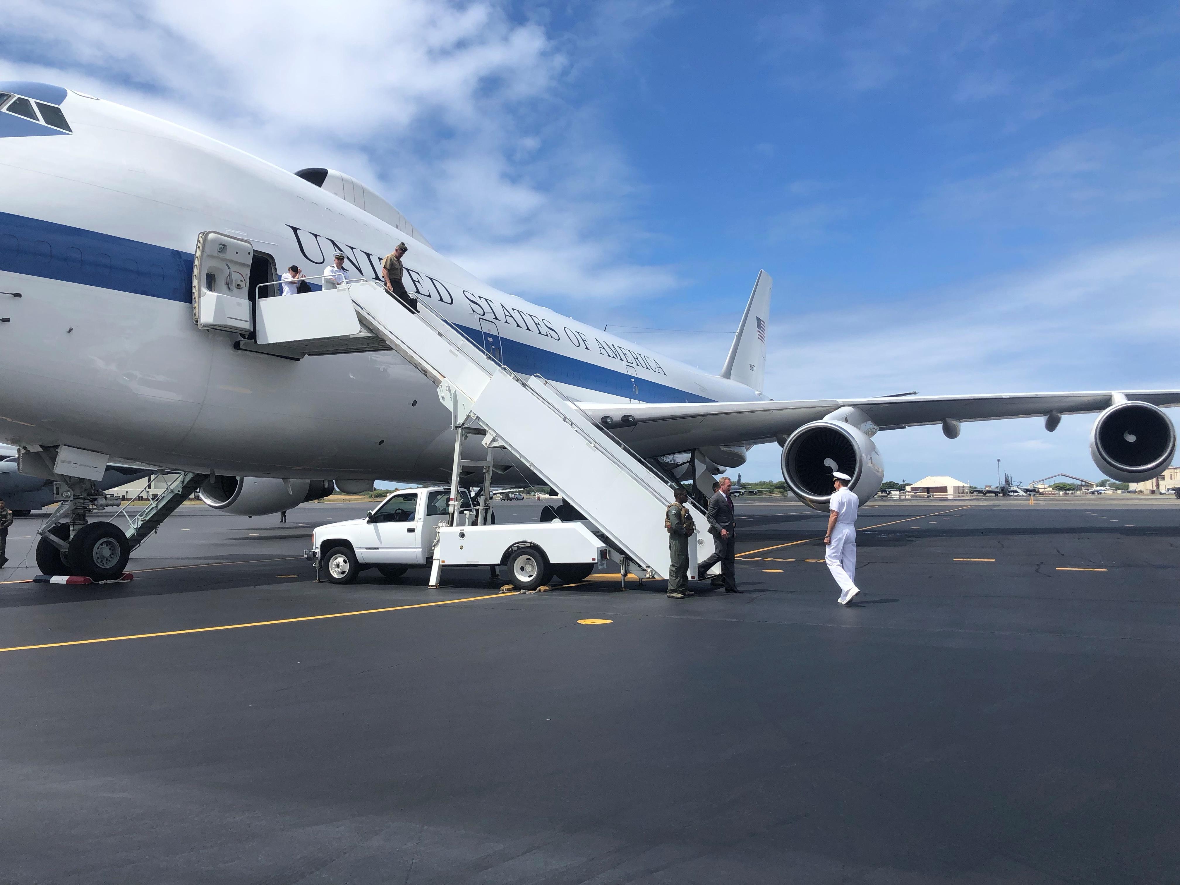 مسلح يفتح النار على عاملين في قاعدة عسكرية أمريكية.. الهجوم نفذه بحار، وأوقع قتيلين ومصاباً