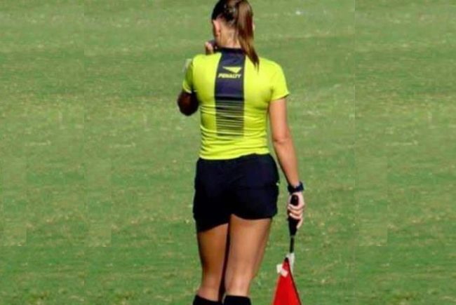 تبلغ من العمر 16 عاماً فقط.. غضب في إسبانيا من مشجع هدّد مساعدة حكم بالاغتصاب