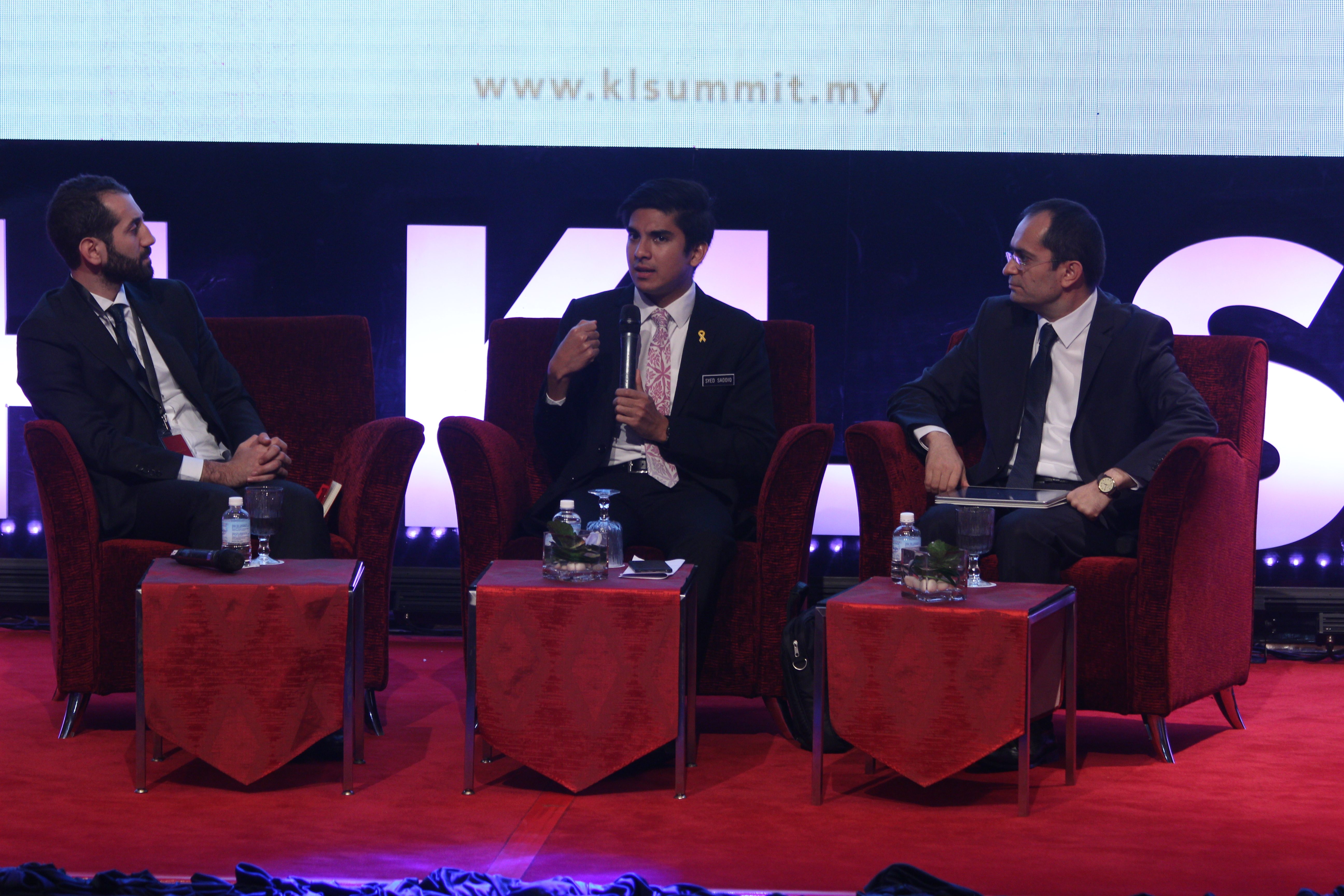 انطلاق أعمال «قمة الشباب الإسلامي» في كوالالمبور.. دعوة للشباب لرفع أصواتهم كما يحدث بالعراق ولبنان