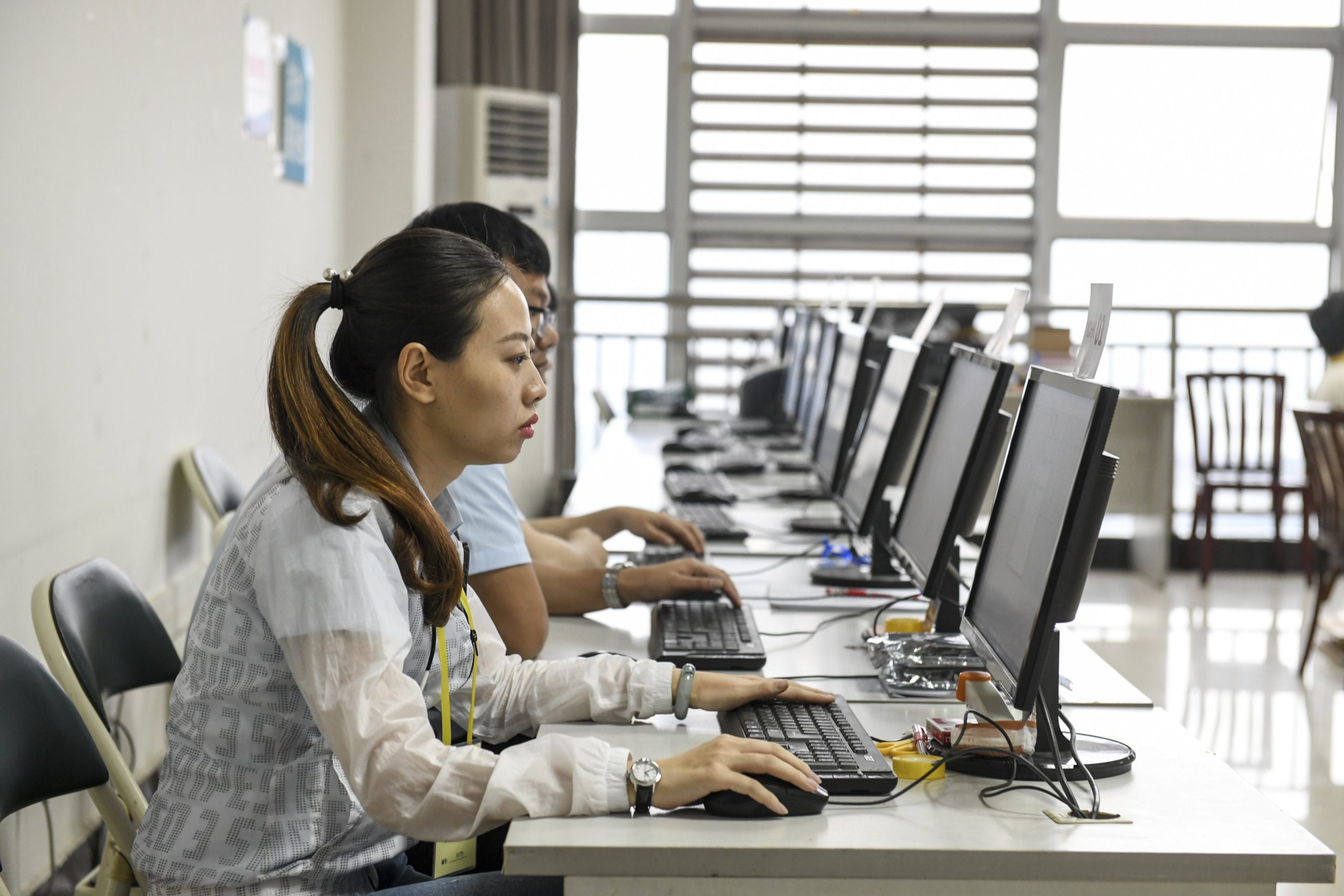 بعد 3 أعوام لن يبقى في الصين كمبيوتر أجنبي! الحكومة أمرت بالتخلص منها رداً على أمريكا