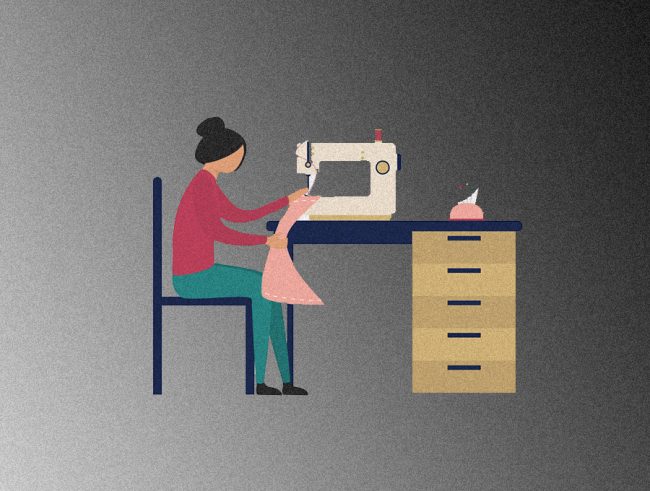 «إننا نعيش في كبت».. 16 قصة من مناطق مختلفة حول العالم لحياة العمّال الذين يصنعون ملابسنا