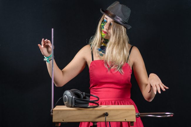 من بينها طبول الجُبن والشجرة الرنانة وأورغن البحر! استمِع إلى أغرب الآلات الموسيقية في العالم