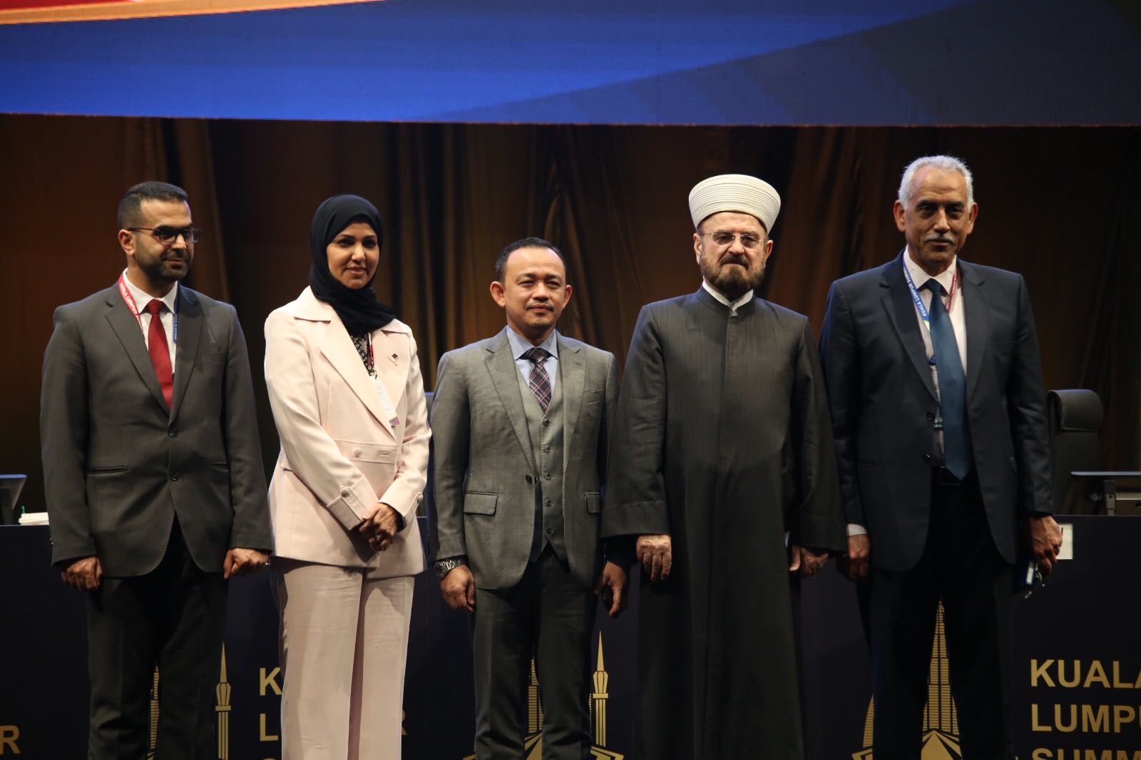 قمة كوالالمبور تسلط الضوء على التعليم في العالم الإسلامي.. دعوة لتفعيل التبادل الطلابي بين دوله