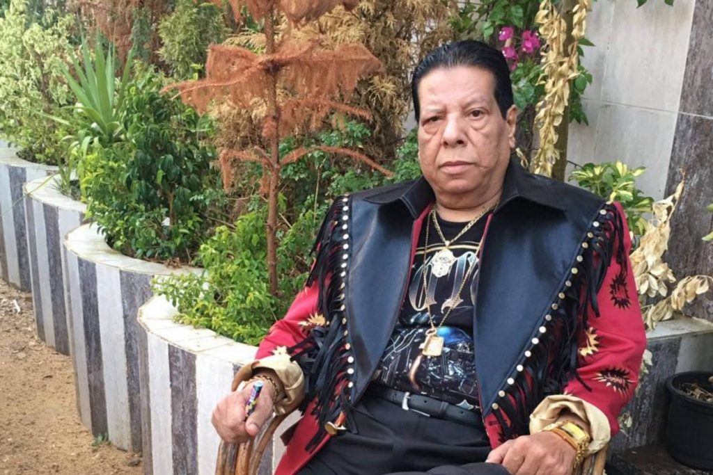 حصان شعبان عبدالرحيم يموت حزناً عليه.. رفض الطعام والشراب بعد يوم من الوفاة