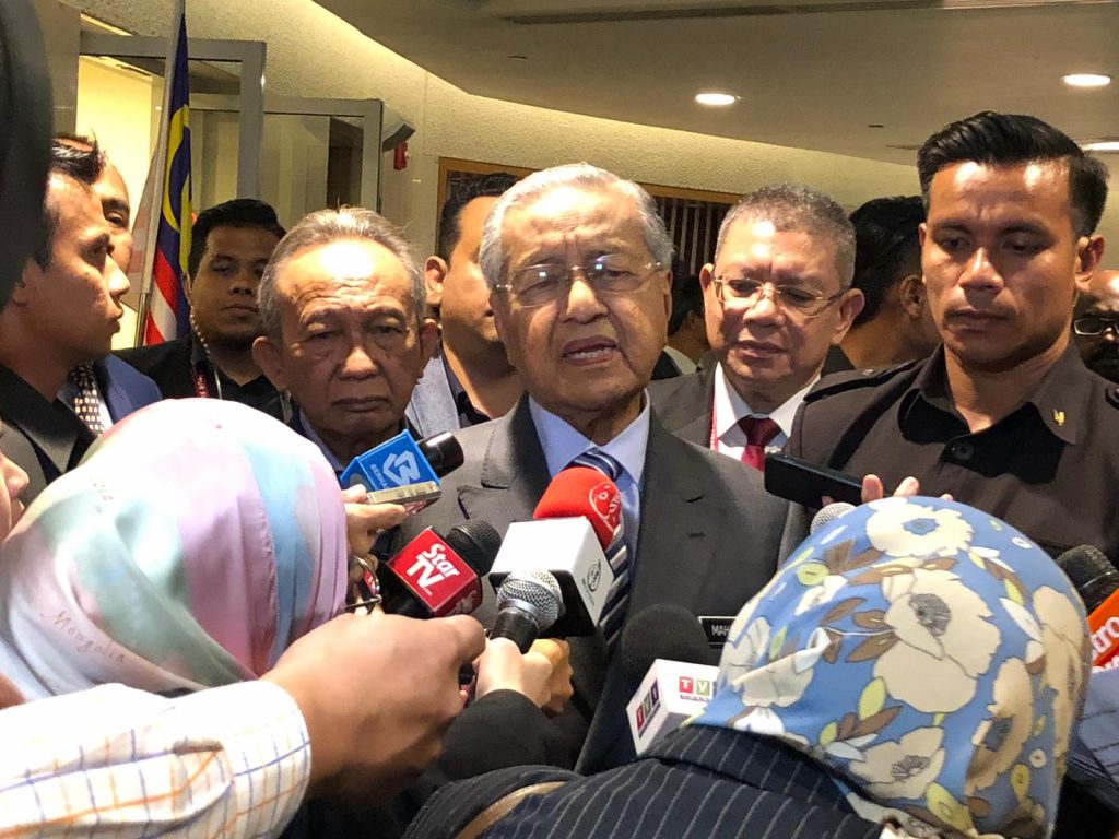 عمران خان مهاتير محمد قمة كوالالمبور