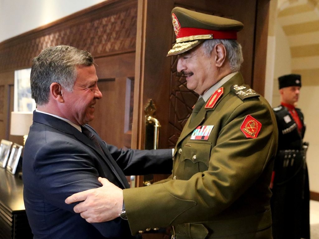 الدور الأردني في ليبيا أكبر مما يبدو.. قصة الدعم الذي أكرهت المملكة الهاشمية على تقديمه لحفتر