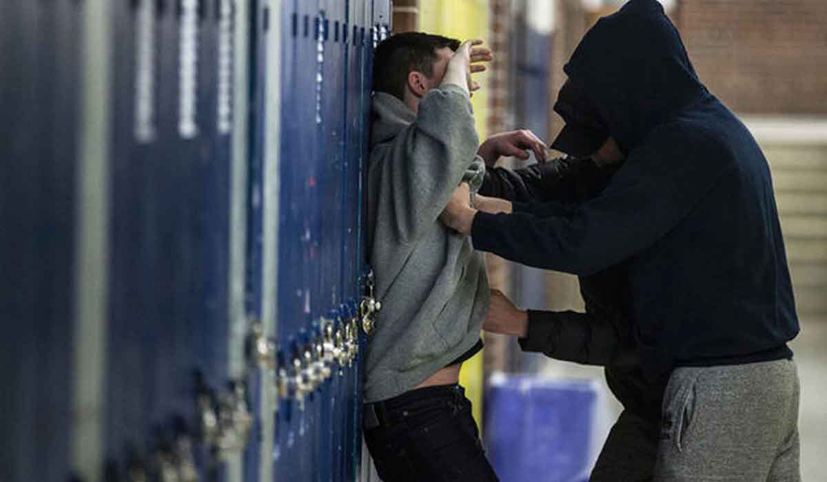 «اعتداء التلاميذ على الأساتذة».. كيف نوقف هذه الظاهرة المسيئة؟