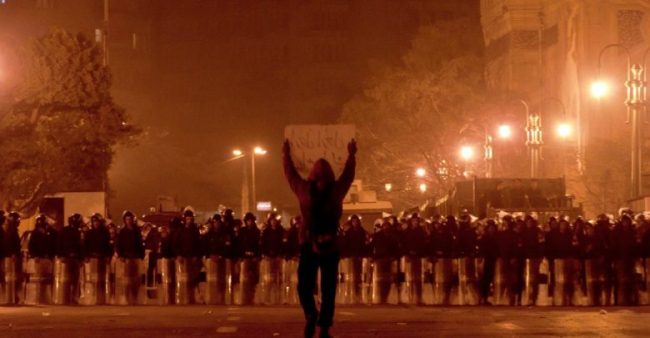 “لنا الحق في التمرد”.. قراءة في ذكرى ثورة مهزومة