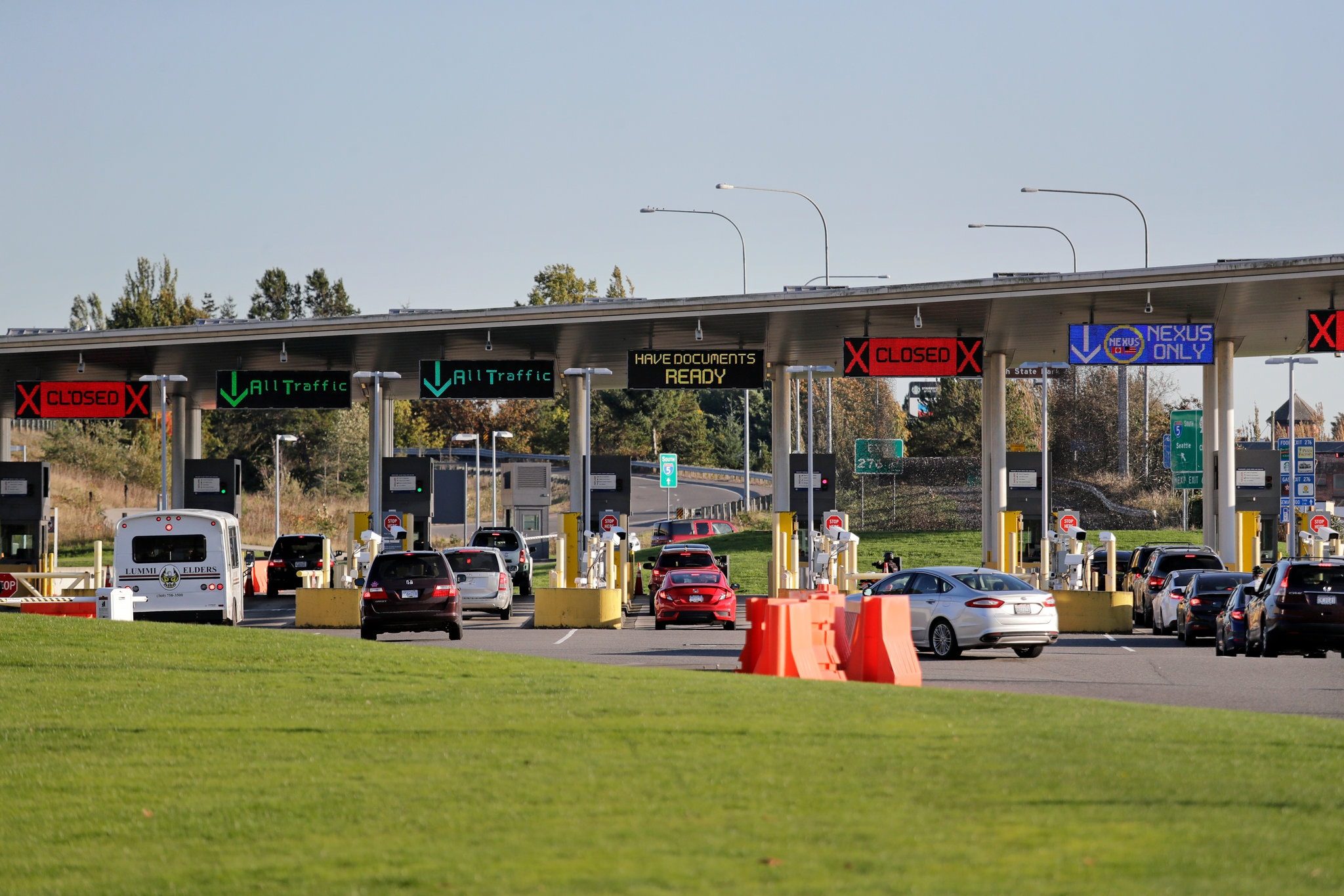 واشنطن تمنع أمريكيين من أصول إيرانية من دخول البلاد.. خضعوا للاستجواب والتدقيق من قبل المخابرات