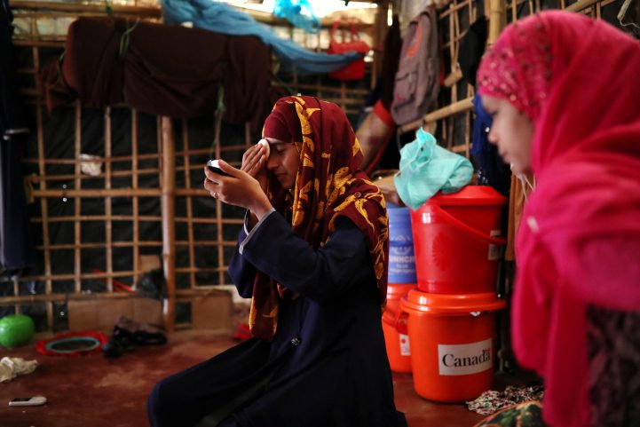 في عام 2017، فر أكثر من 700 ألف شخص من الروهينغا من ميانمار إلى بنغلاديش/ رويترز