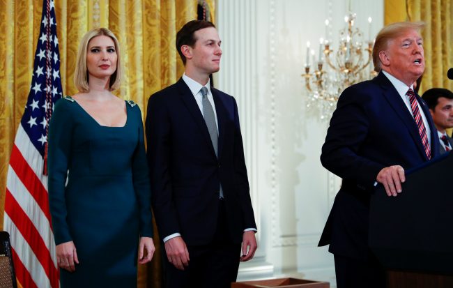 مساعدو ترامب يشككون في خطة كوشنر الجديدة لإقناع الناخبين بأن حماة «ليس عنصرياً»