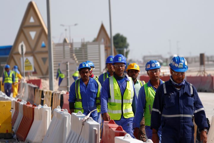 بموجب القرار الجديد ستبقى تأشيرات الخروج مطلوبة لأفراد القوات المسلحة/ رويترز
