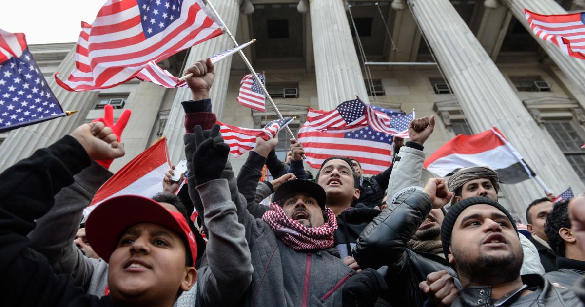 يمنيون يطالبون ترامب بتمديد صلاحية بقائهم داخل أمريكا بسبب الحرب في بلادهم