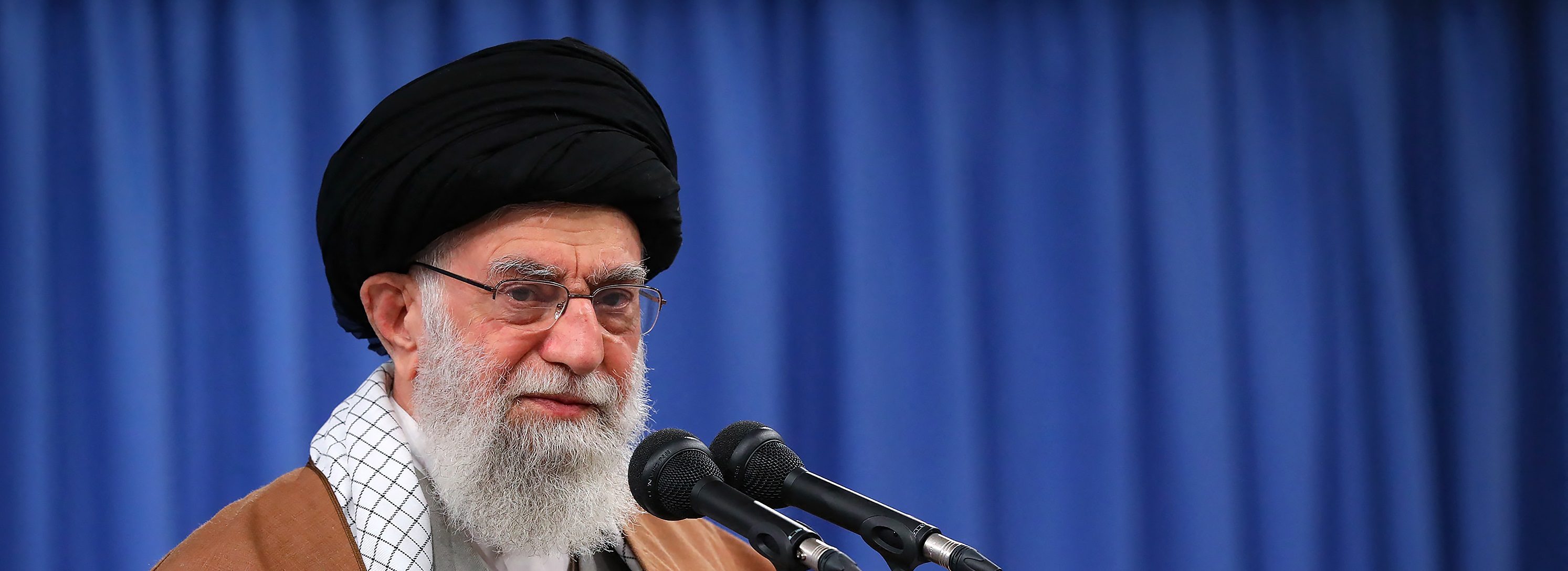 خامنئي في موقف صعب.. رويترز: ردّه الضعيف على قتل سليماني سيفقده ماء وجهه، وردّه المفرط قد يفقده رأسه