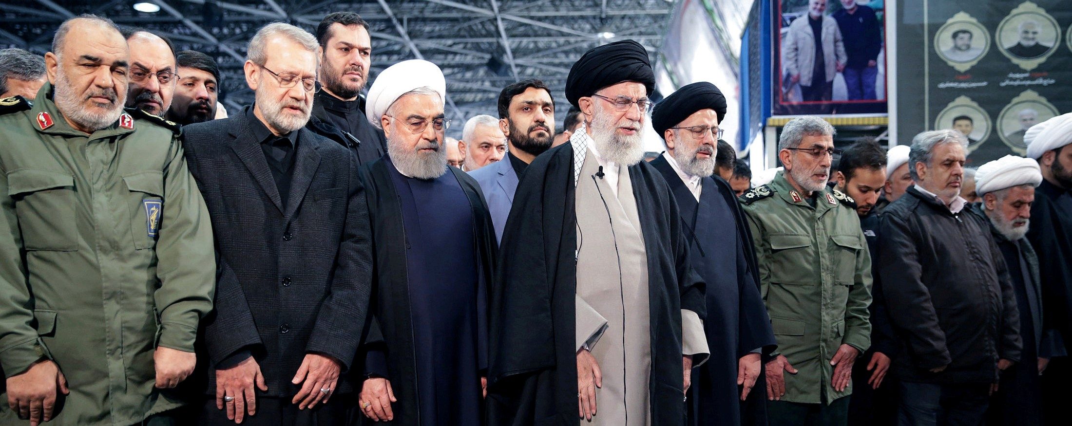 مع تعليق السعودية للعمرة.. الصحة الإيرانية تمنع إقامة صلوات الجمعة والجماعة بسبب كورونا