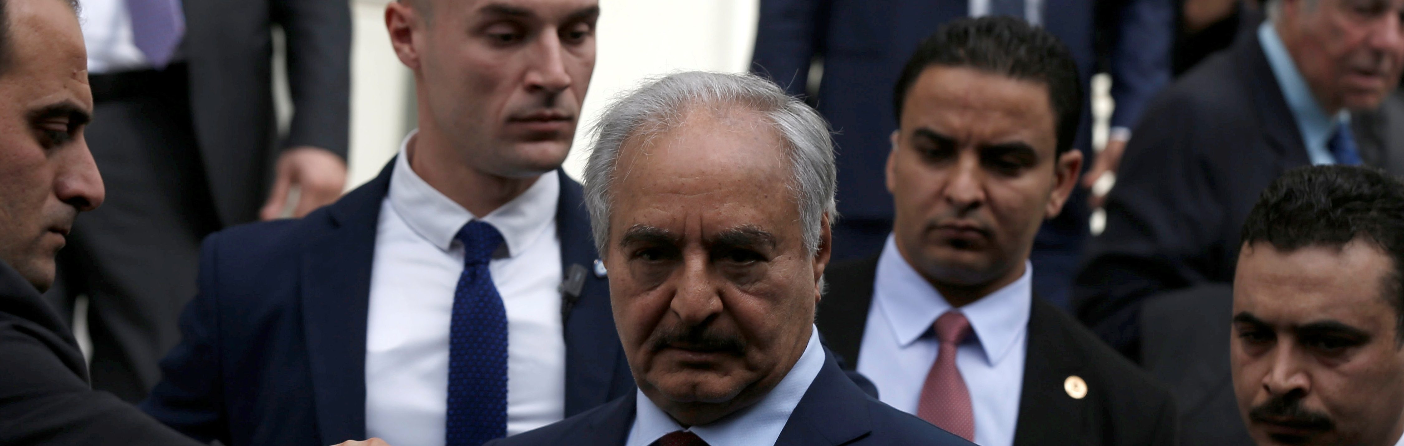 أكثر من نصف صادرات النفط الليبي ستتوقف، موالون لحفتر يقتحمون موانئ ويأمرون بإغلاقها