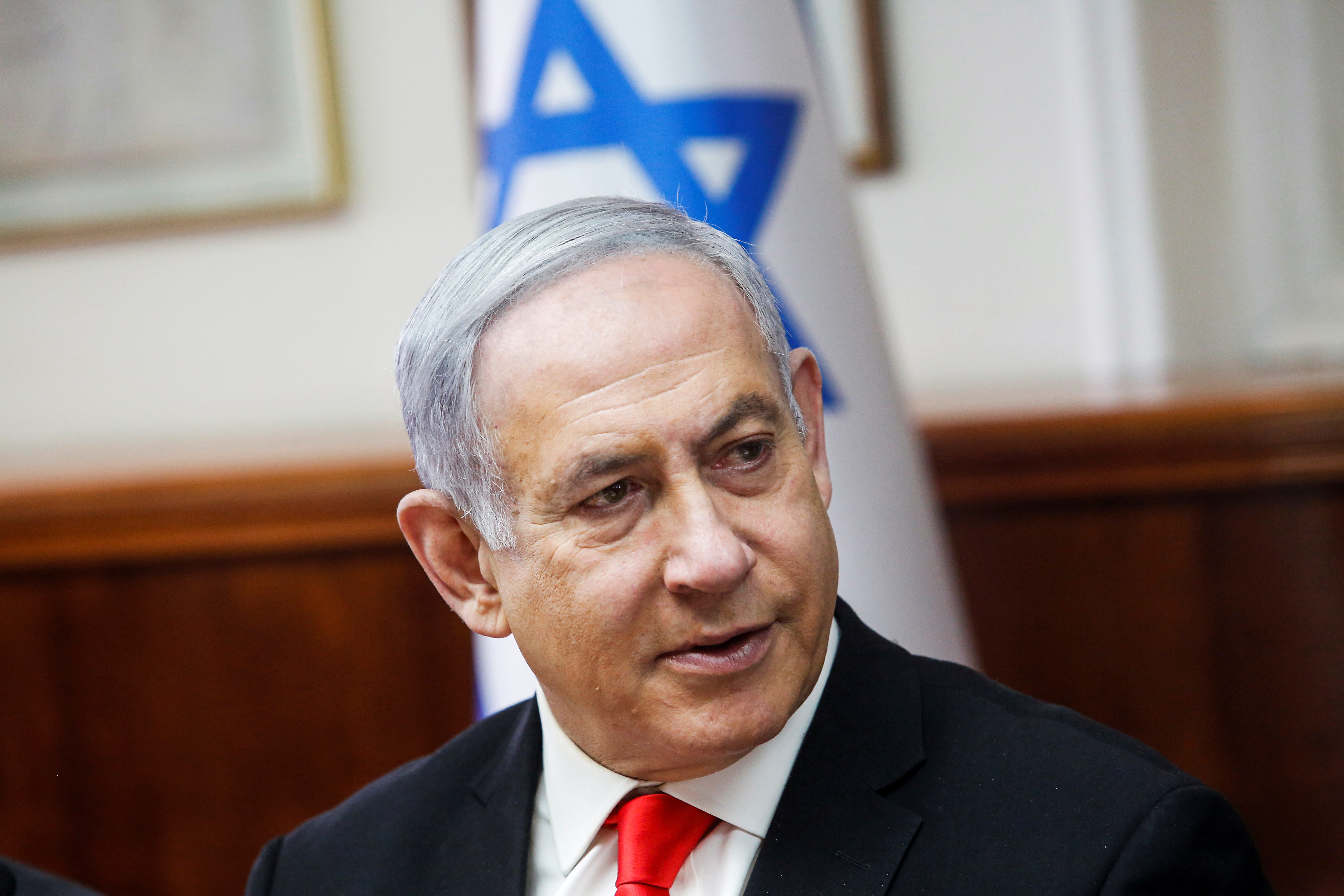 نتنياهو يكلف مسؤولين بحقائب وزارية كان يتولاها بعد توجيه لائحة اتهام ضده بتهم الفساد