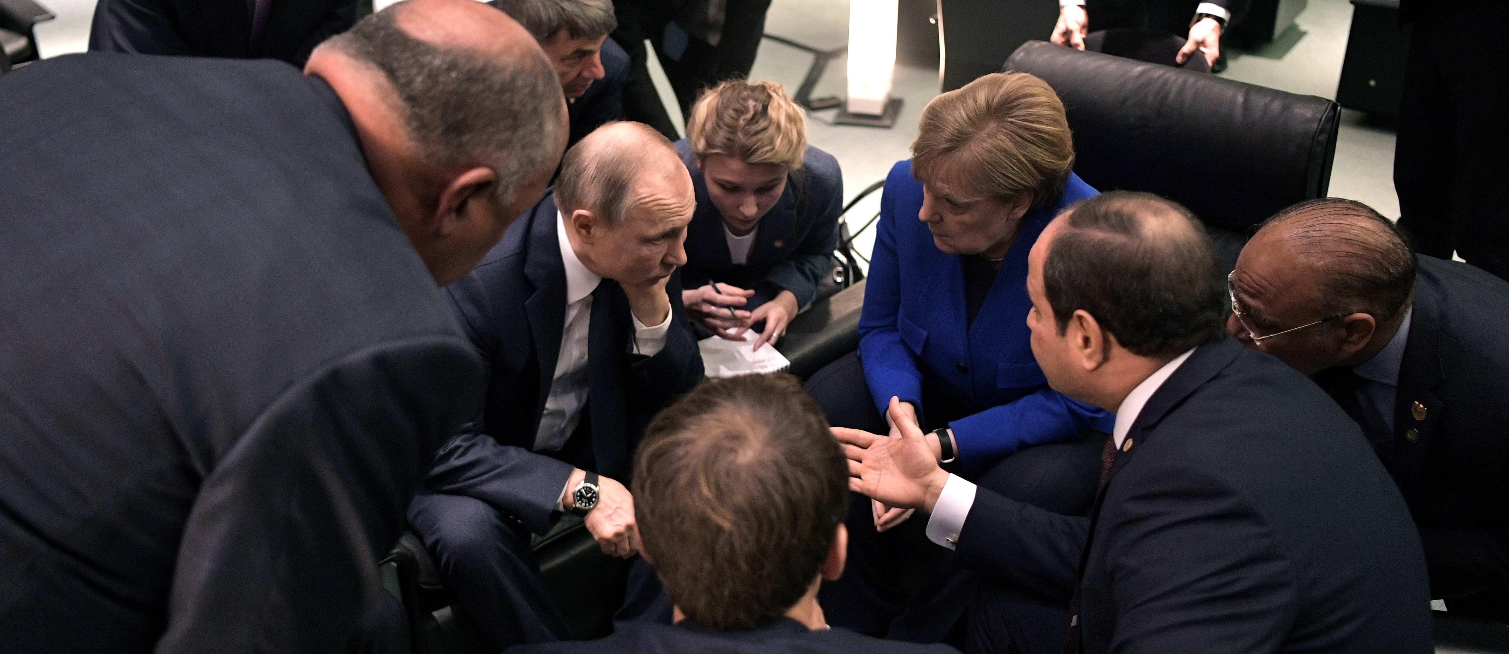 ميركل تعلن: اتفق المشاركون بمؤتمر برلين على الحل السياسي وحظر إدخال السلاح إلى ليبيا