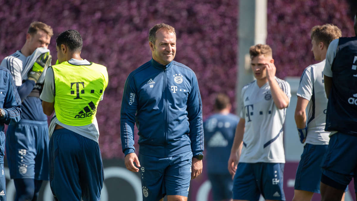 يعمل بشكل مُضنٍ.. مولر يؤكد أن مدرب البايرن يدربهم على طريقة «قوائم التسوق»