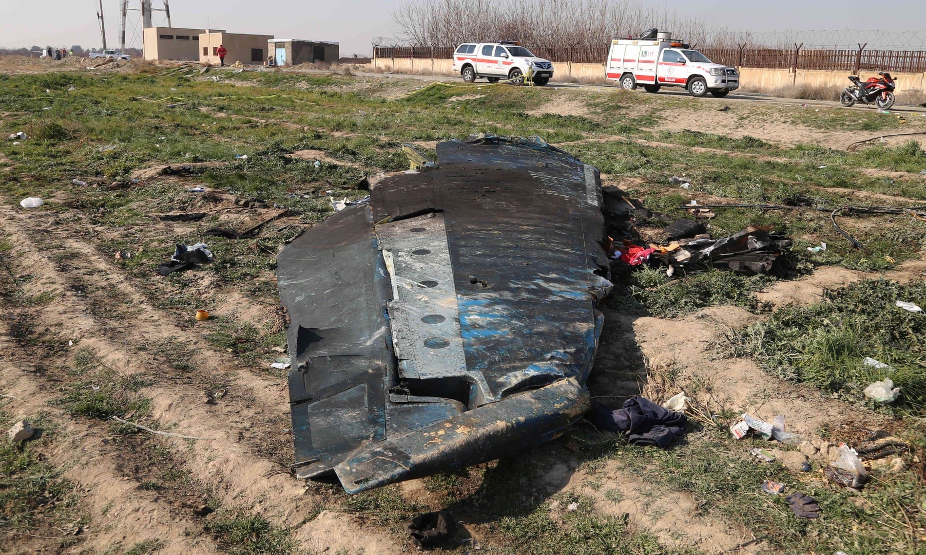 قصة الطائرة الأوكرانية المنكوبة في إيران.. كيف سقطت، ولماذا لم يتحدد الفاعل حتى الآن؟