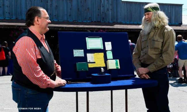 رجل اشترى ساعة رولكس قبل عقود بـ 345 دولاراً.. أراد معرفة ثمنها الآن فلم يتمالك نفسه