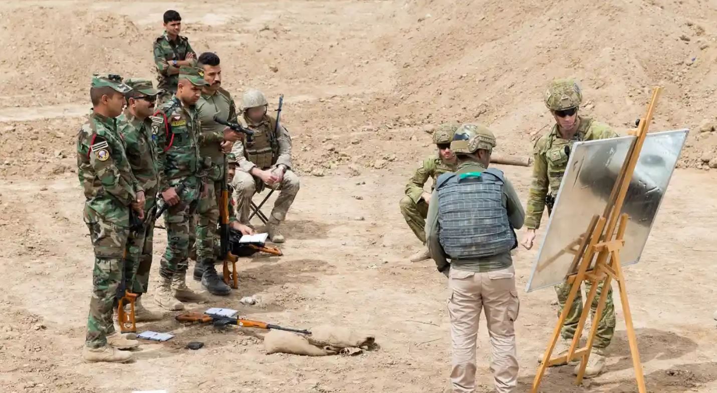 تحدث مترجم آخر من بغداد إلى The Guardian قائلاً: "إنها مسألة وقت حتى تشرع الميليشيات في التحرك ضدنا"