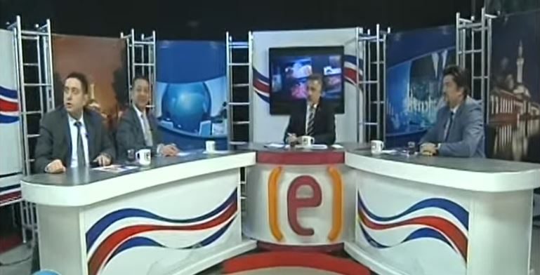 أثناء برنامج مباشر.. قناة تركية تنقل لحظة الزلزال بينما كان ضيوف البرنامج يهتزون داخل الاستديو