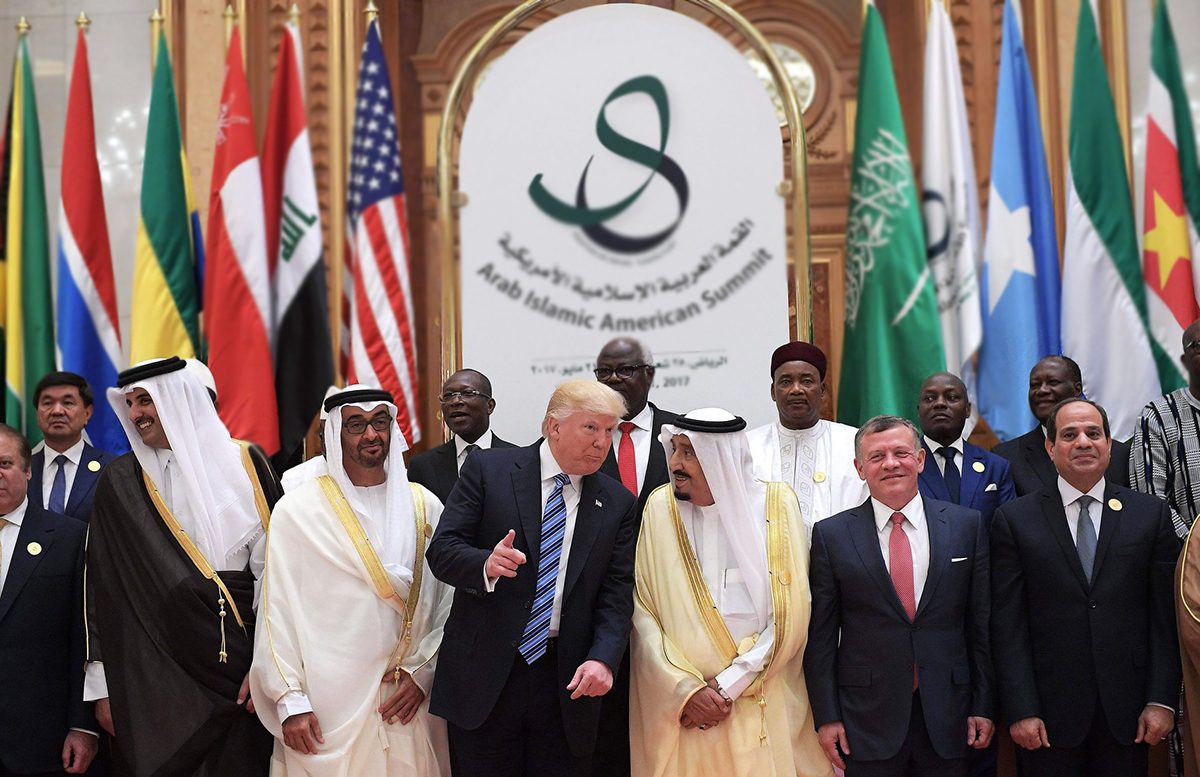 خشية إغضاب ترامب.. العرب يعطون أولوية لعلاقاتهم مع أمريكا ضد إيران على حساب مصير الفلسطينيين