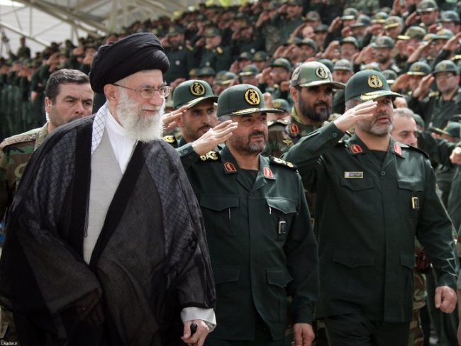 تستخدم في التآمر على طهران.. إيران تهدد كردستان العراق بإخلاء الأمريكان من قاعدة عسكرية