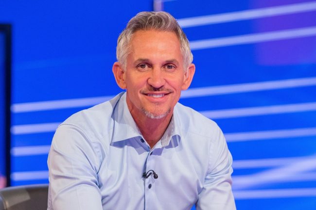 يبتعد 13 نقطة قابلة للزيادة.. غاري لينيكر يستخدم قضية هاري وماركل للسخرية من تعثر مانشستر سيتي