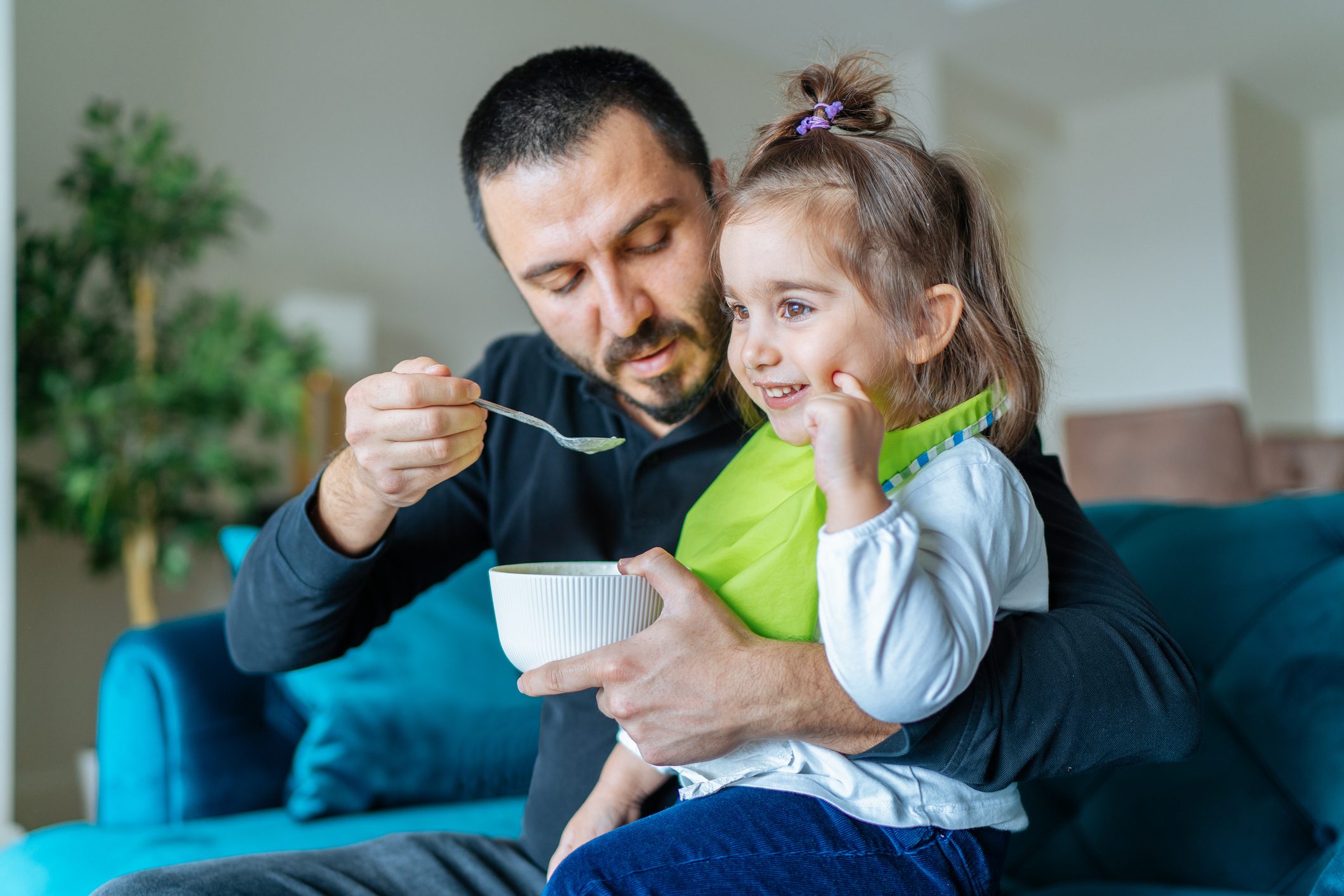 ليس كل الطعام مفيداً.. إليك الأطعمة المحظورة على الأطفال تحت سن الخامسة