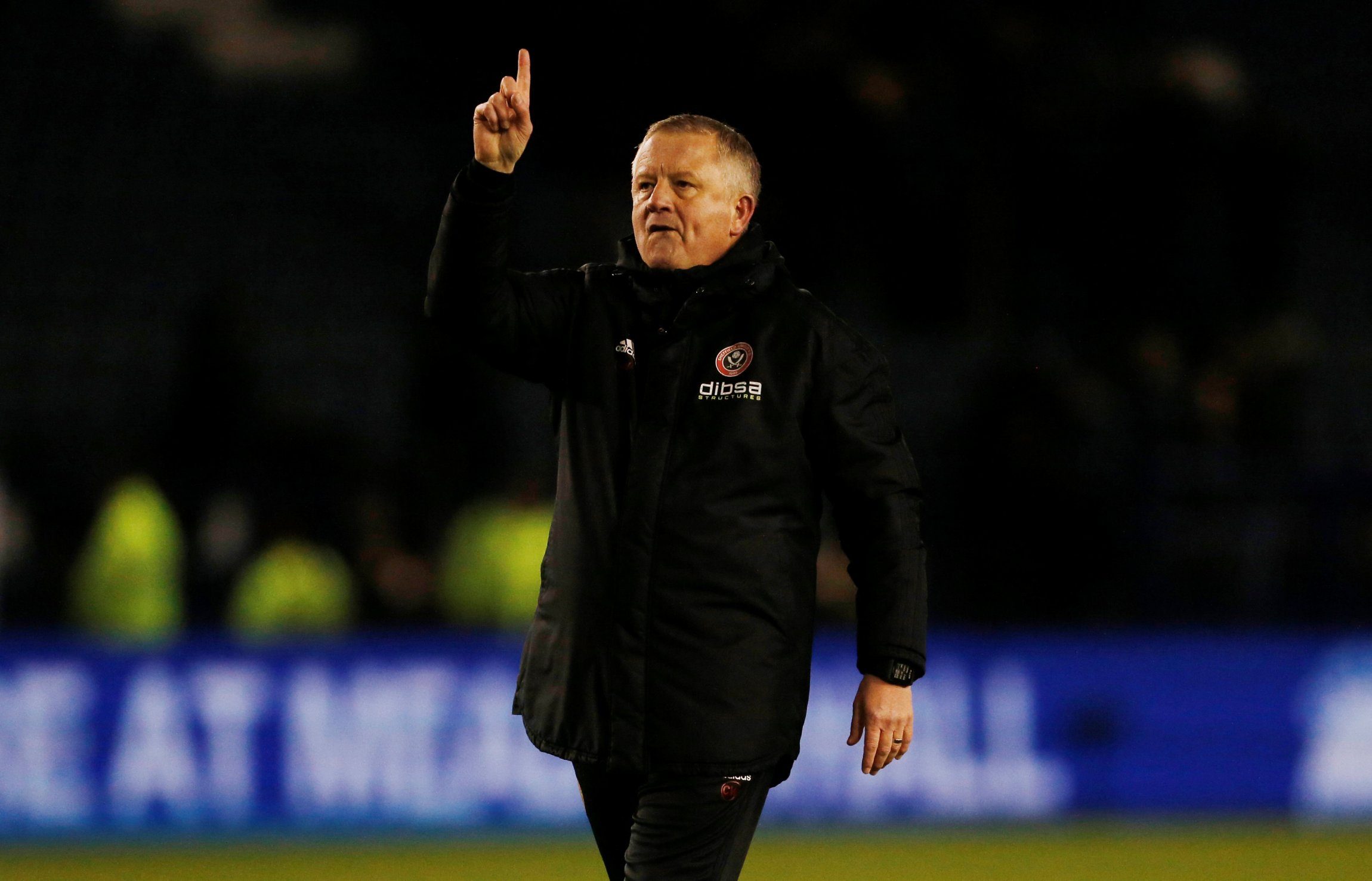 “يهاجم بالمدافعين ويدافع بالمهاجمين”.. من هو مدرب شيفيلد يونايتد الذي يُعيد اختراع الكرة؟