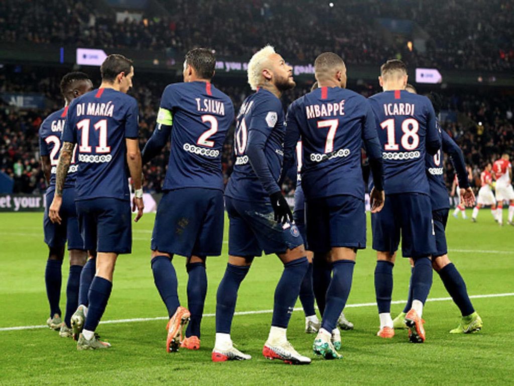 باريس سان جيرمان يتصدر الدوري الفرنسي (رويترز)
