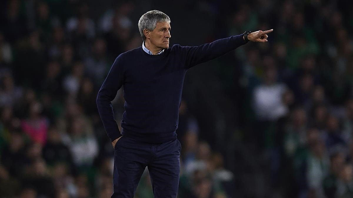 كيكي سيتيين مدرب برشلونة (رويترز)