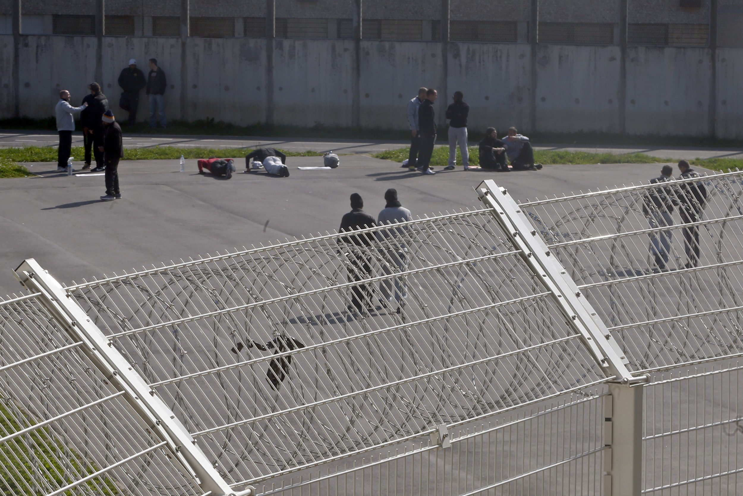 عملية هروب جماعي لمساجين من سجن كاليفورنيا الأمريكي