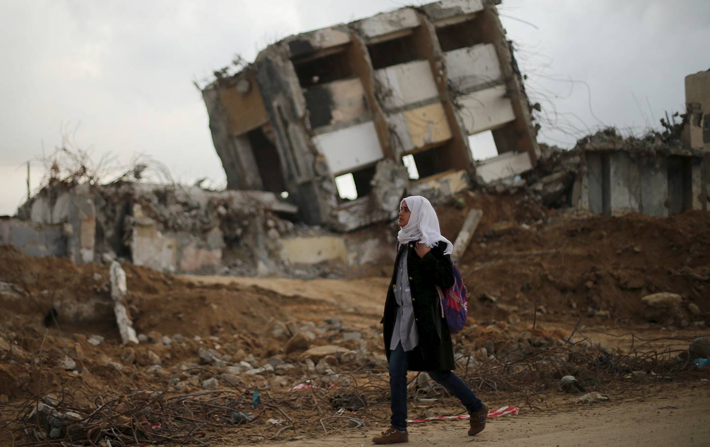 “ومن سيهتم لقتل بعض الأطفال”.. صحيفة بريطانية تكشف كيف يشرعن الجيش الإسرائيلي قصف المدنيين