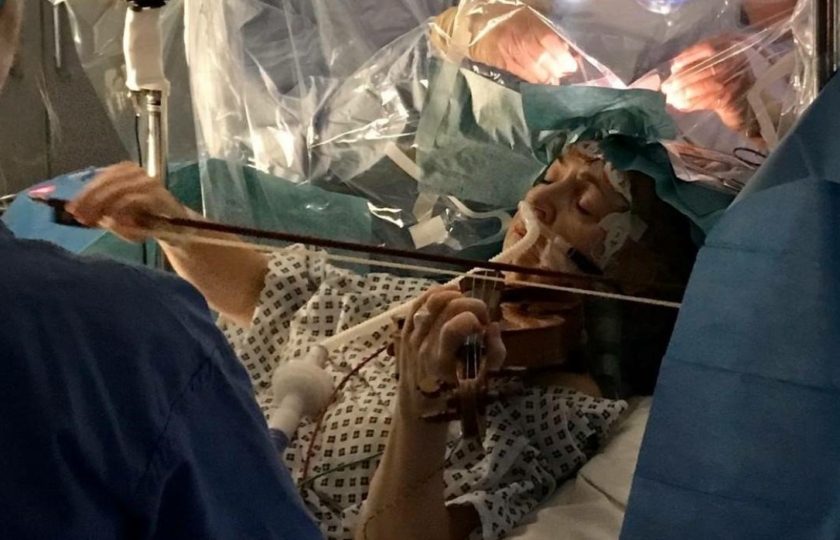 عازفة الكمان تعود من جديد وتكشف عن كواليس العملية: لهذا قررت العزف، والعملية حققت “نتائج مذهلة”