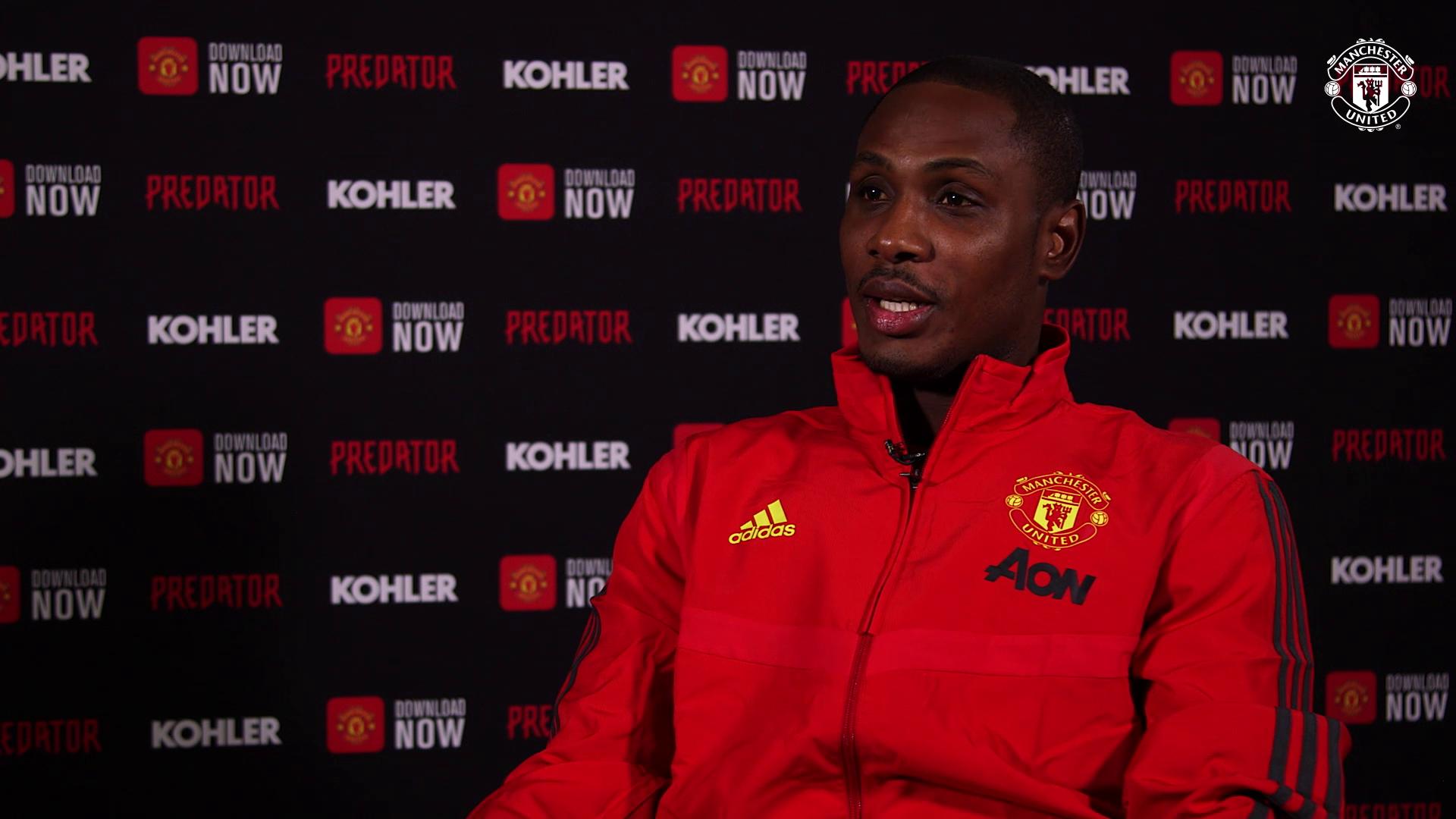 وافقت على خفض راتبي.. مفاجأة يونايتد في ميركاتو الشتاء يكشف سبب بكاء والدته عقب الصفقة