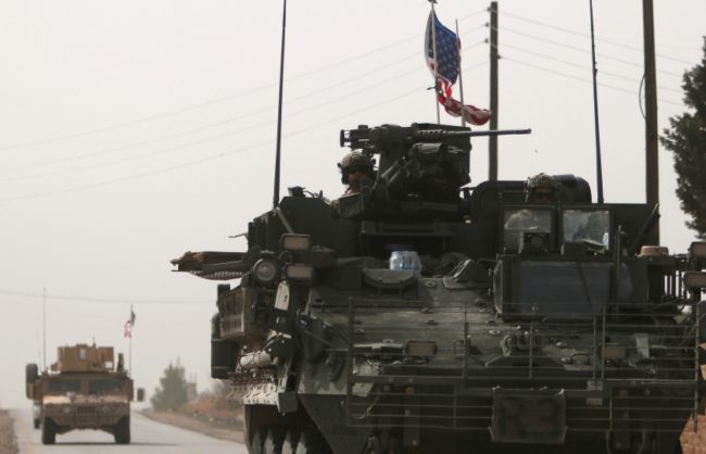 أمر ترامب بانسحابها مرتين.. فلماذا لا تزال القوات الأمريكية موجودة في سوريا؟
